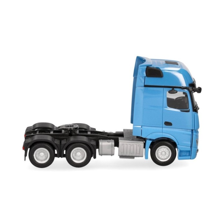 Herpa Mercedes-Benz Actros L Gigasapce trækker 3-akslet (6x4) lichtblå – produktbillede 3