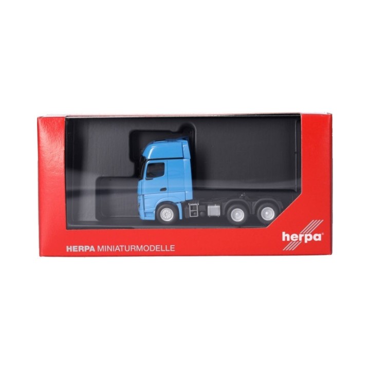 Herpa Mercedes-Benz Actros L Gigasapce trækker 3-akslet (6x4) lichtblå – produktbillede 5