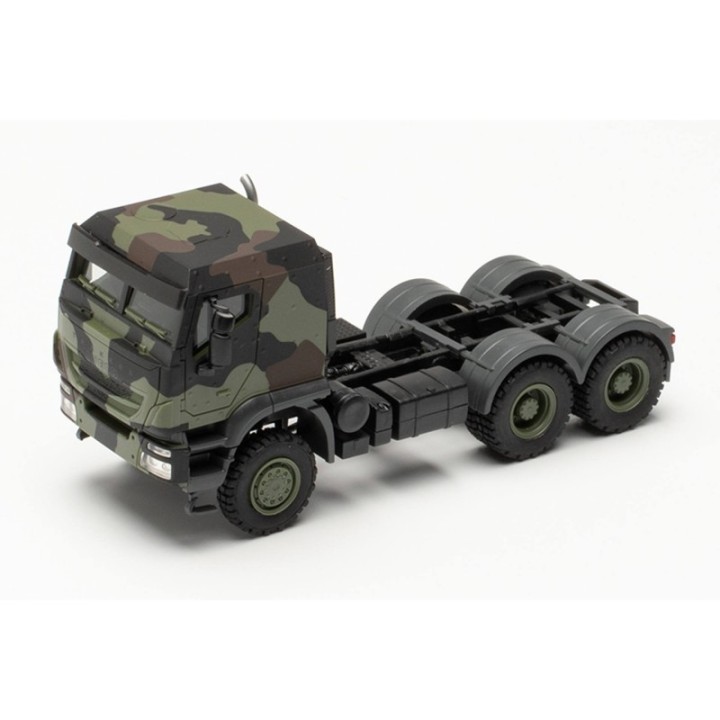 Herpa Iveco Trakker geschützt 6×6 sættevognstrækker Flecktarn Bundeswehr – produktbillede 3