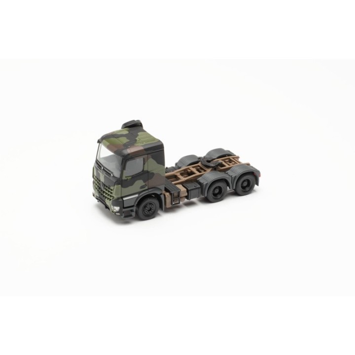 Herpa Mercedes-Benz Arocs 6x4 trækker Bundeswehr flecktarn – produktbillede 3