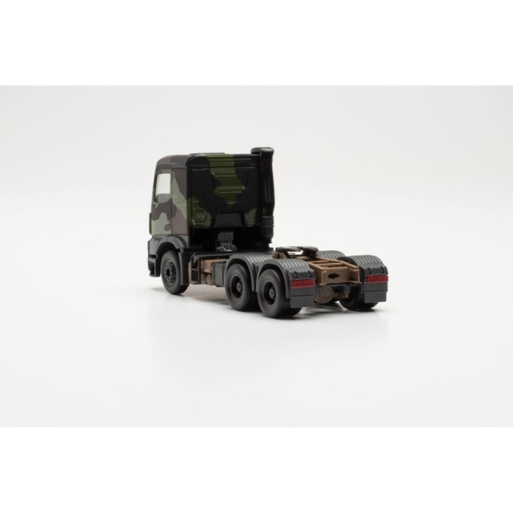 Herpa Mercedes-Benz Arocs 6x4 trækker Bundeswehr flecktarn – produktbillede 4