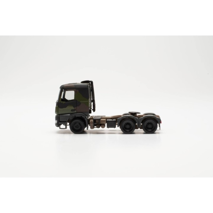 Herpa Mercedes-Benz Arocs 6x4 trækker Bundeswehr flecktarn – produktbillede 5