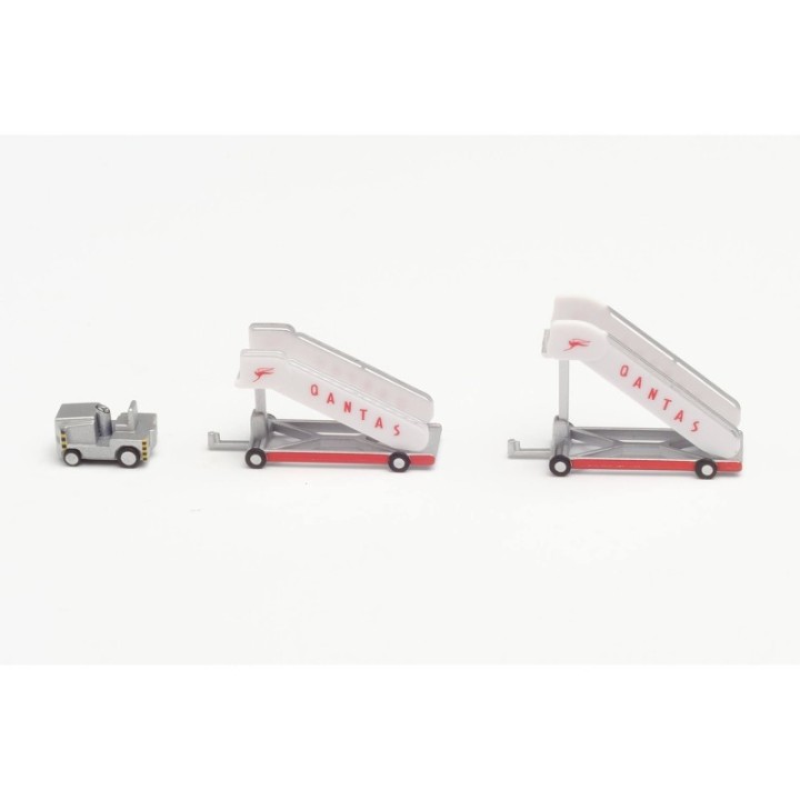 Herpa Qantas historic passenger stairs (2) with tractor (1) – produktbillede 2
