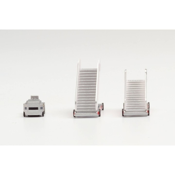 Herpa Qantas historic passenger stairs (2) with tractor (1) – produktbillede 5